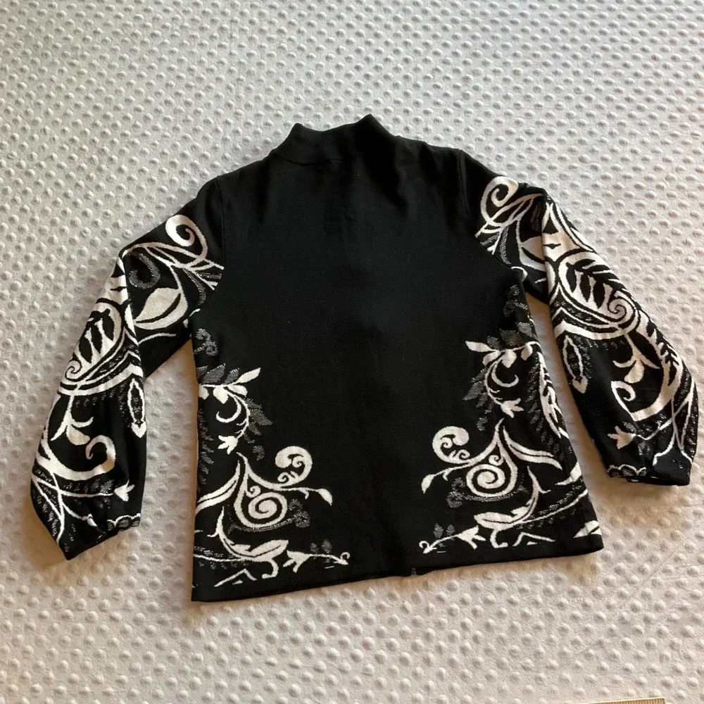 Chico's Full Zip Knit Cardigan Women 1 M Black White Scroll‎ Floral Mock Neck